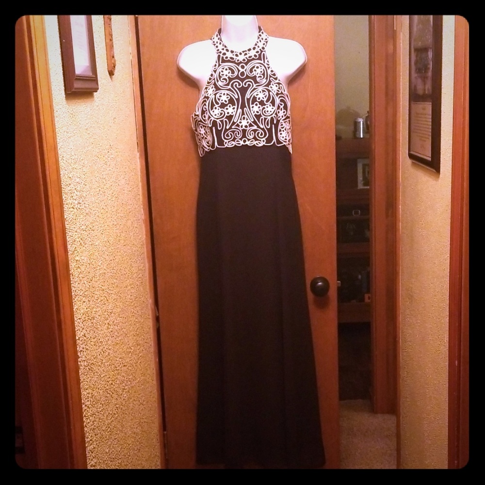 Floor Length Haltered Cocktail Prom Dress 10/12 L